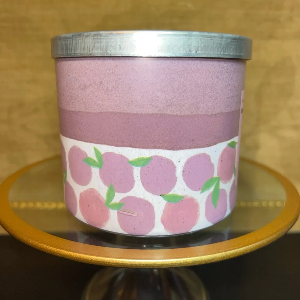 Bath & Body Works Blackberries & Basil Scented Candle Essential Oils 14.5 oz - Picture 4 of 7